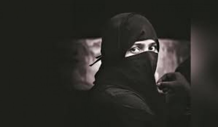  ধর্মের আইন ও  নারী সমাজ